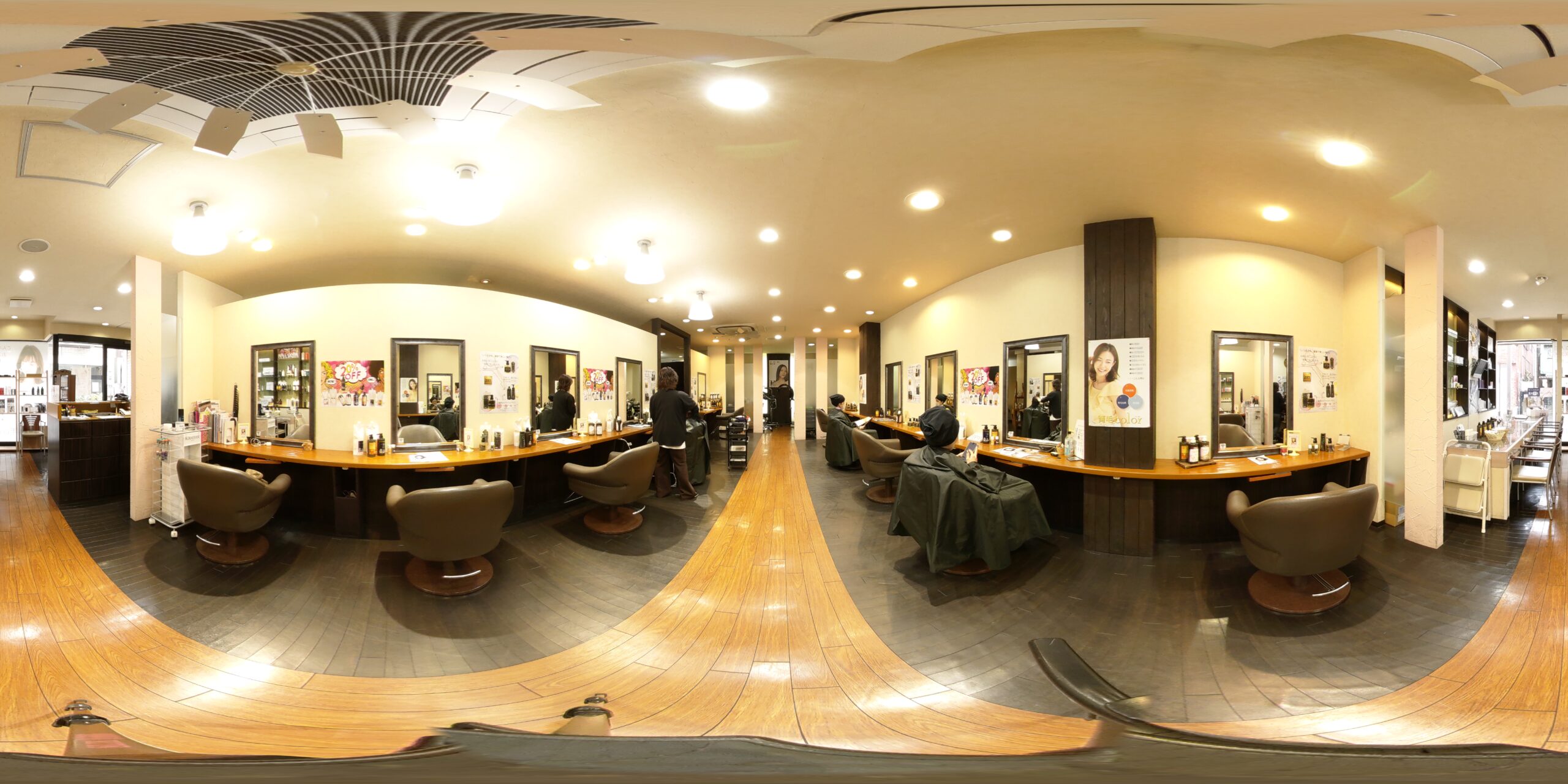 桃丸ジャパンの施術風景